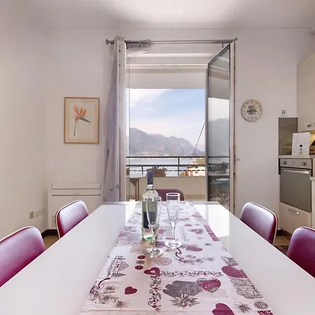 Signorino View 3br, 2ba, Park Ferienhaus Lezzeno